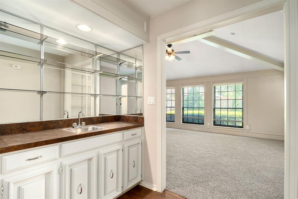 802 Pebblebrook Drive Property Photo 7