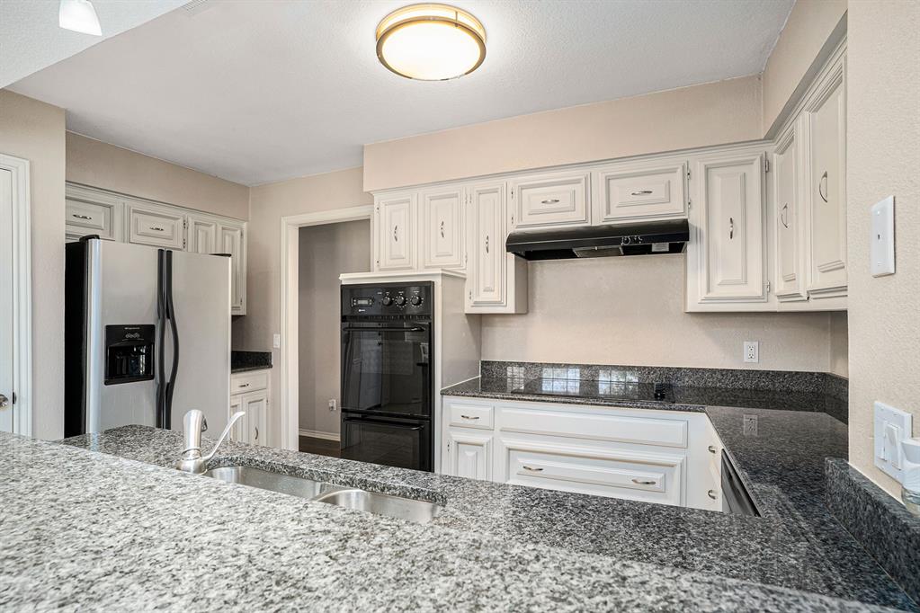 802 Pebblebrook Drive Property Photo 13