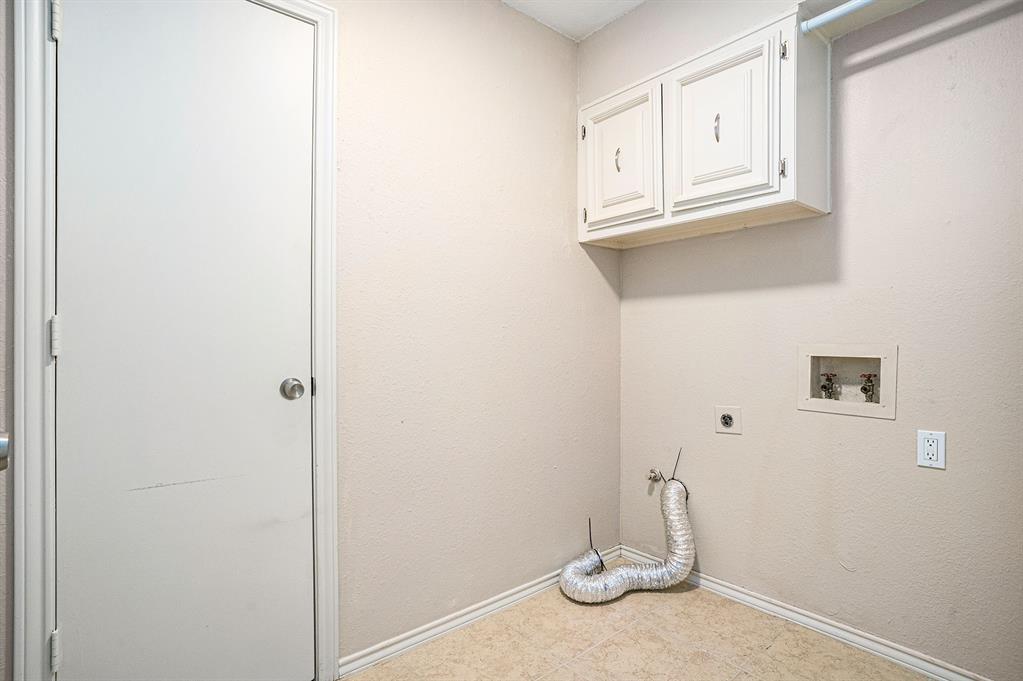 802 Pebblebrook Drive Property Photo 14