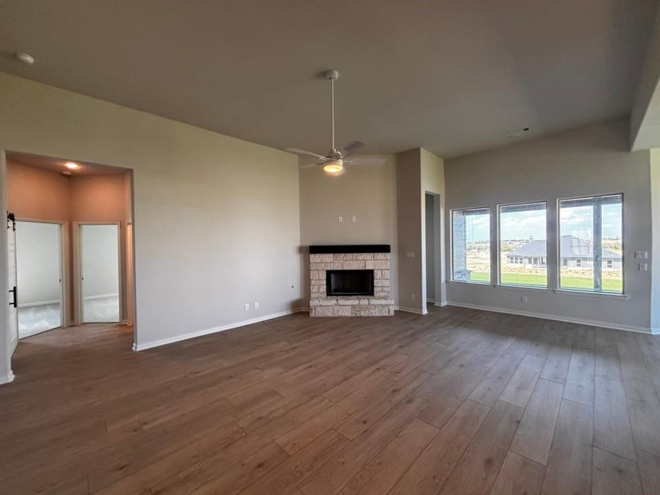 156 Hillview Trail Property Photo 8