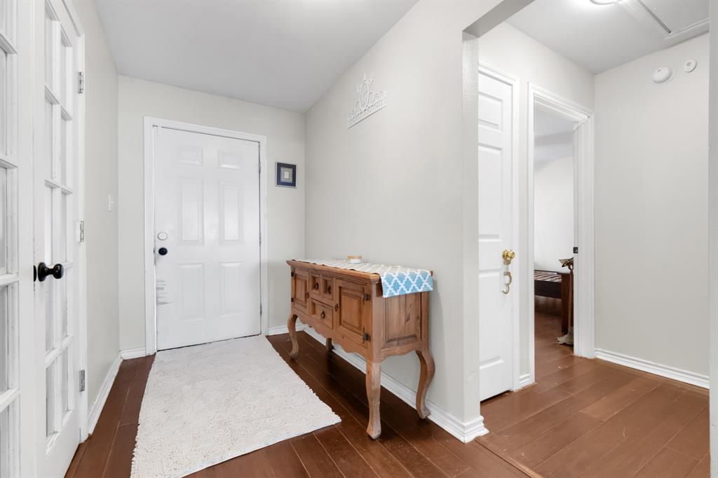 5304 E Line Road Property Photo 3
