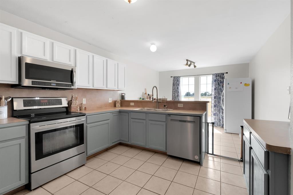 5304 E Line Road Property Photo 9