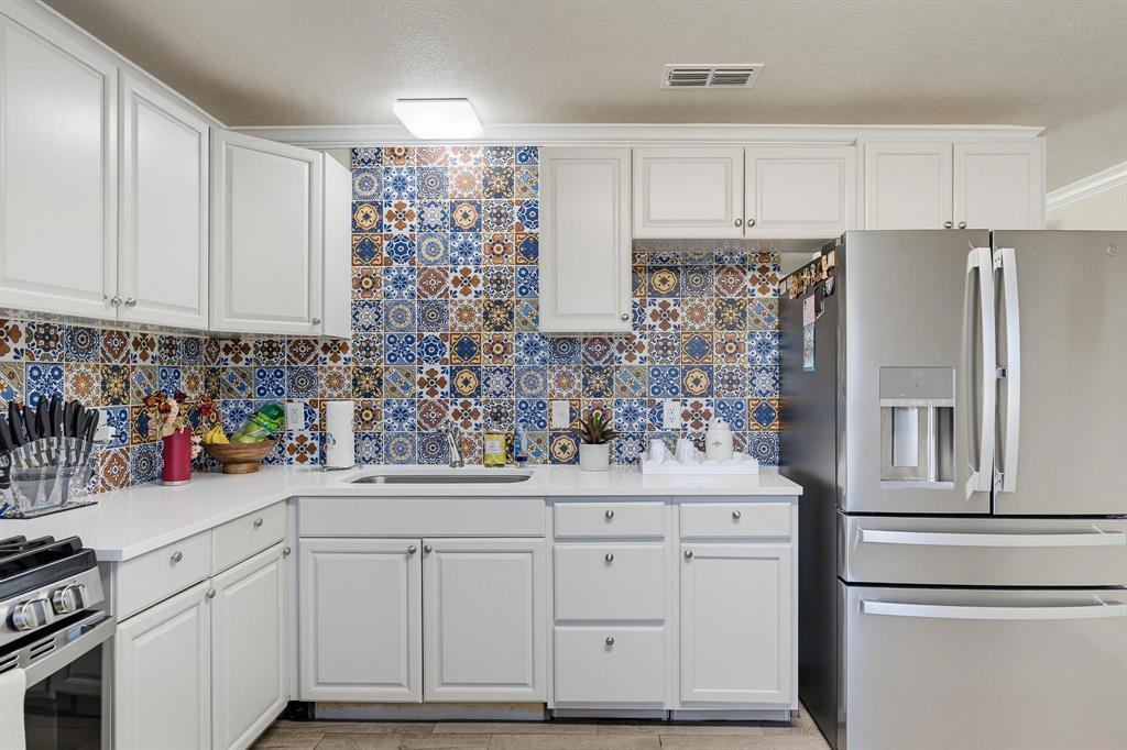 5473 Questa Drive Property Photo 8