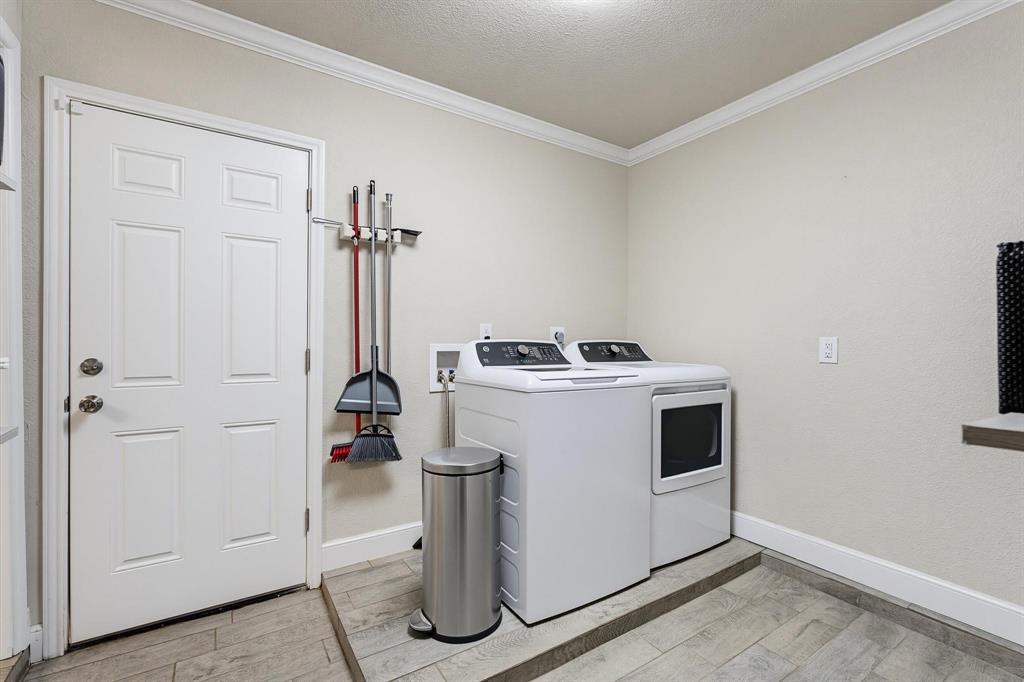 5473 Questa Drive Property Photo 12