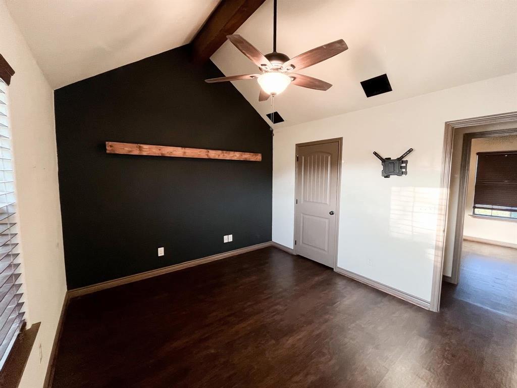 2401 Fox Court Property Photo 5
