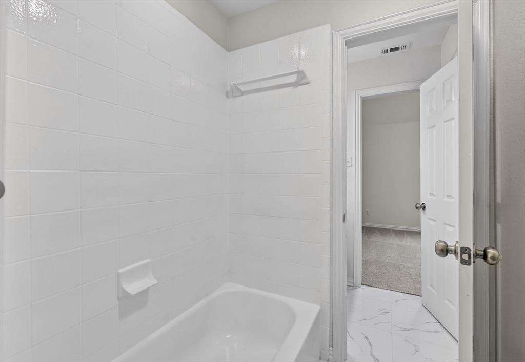 2717 Whispering Trail Property Photo 24