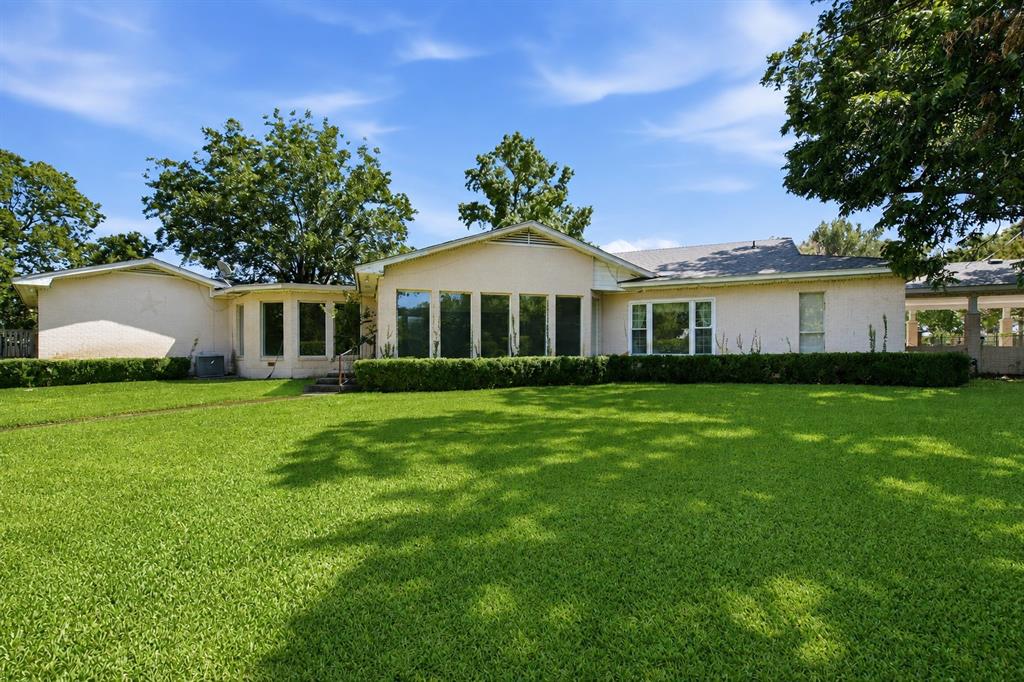 435 Horseshoe Trail Property Photo 2
