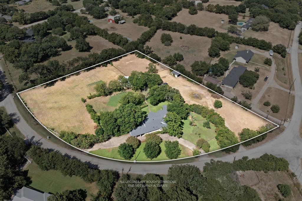 435 Horseshoe Trail Property Photo 4