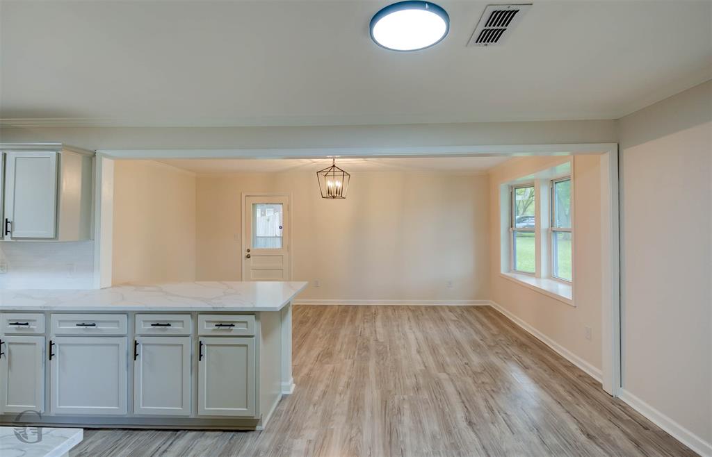 9144 Laurie Lane Property Photo 3