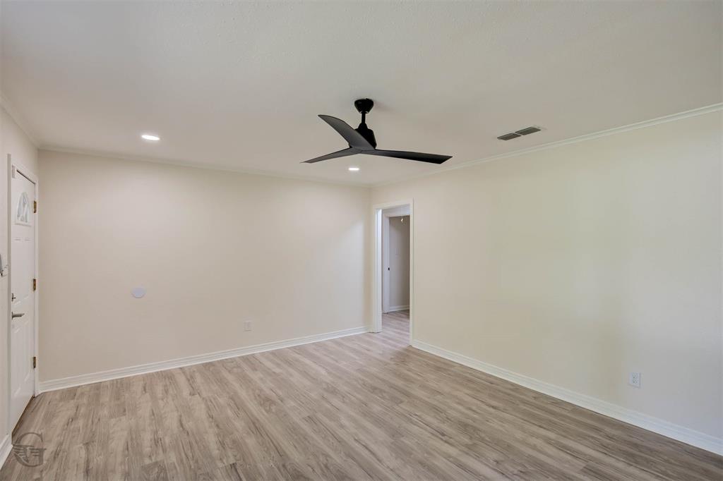 9144 Laurie Lane Property Photo 7