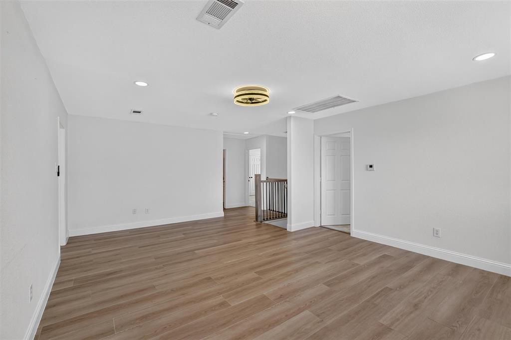 3402 Seabreeze Drive Property Photo 24