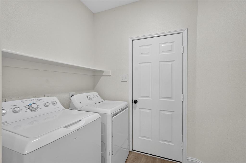 3402 Seabreeze Drive Property Photo 27