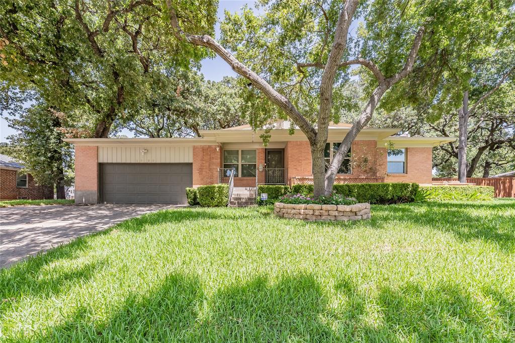 1233 Fair Oaks Drive Property Photo 1