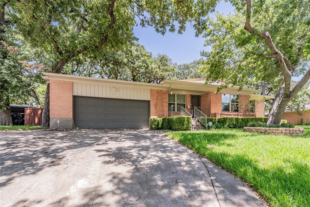 1233 Fair Oaks Drive Property Photo 2