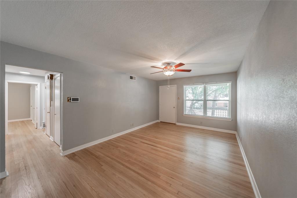 1233 Fair Oaks Drive Property Photo 4