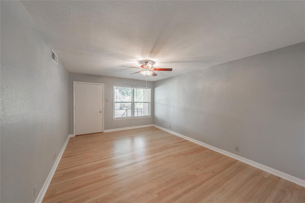 1233 Fair Oaks Drive Property Photo 5