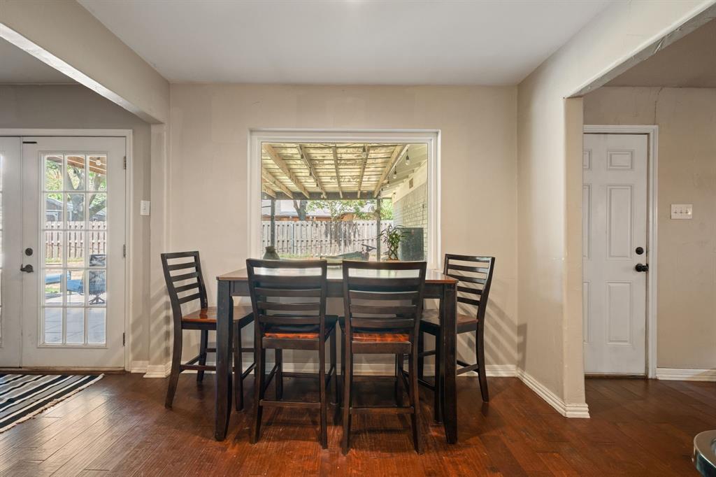 1507 Greenbrier Drive Property Photo 2