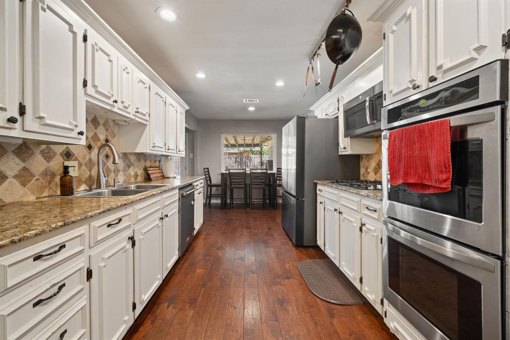 1507 Greenbrier Drive Property Photo 4