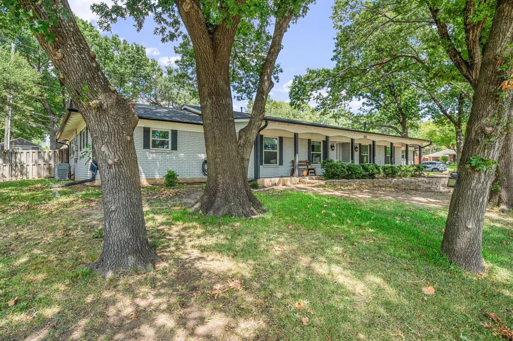 1507 Greenbrier Drive Property Photo 7