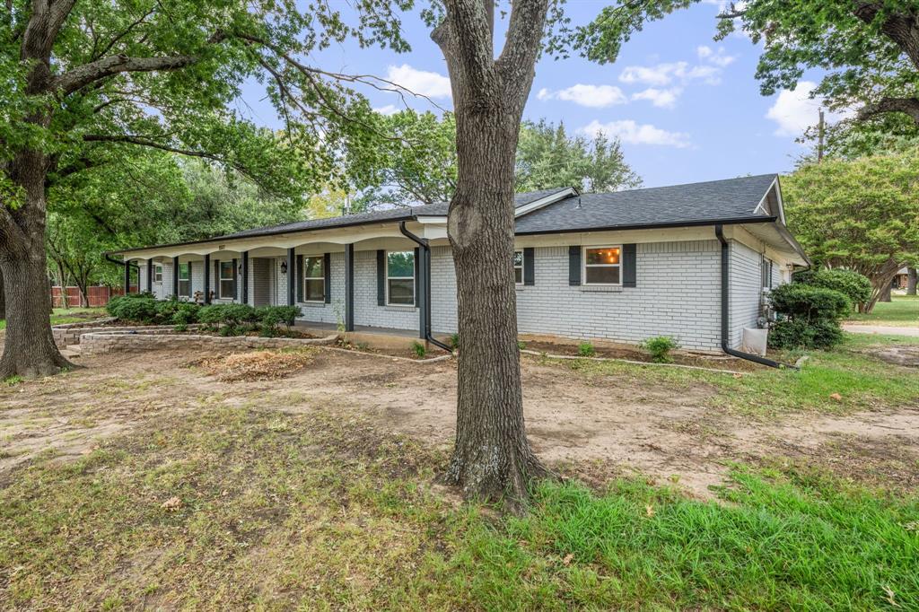 1507 Greenbrier Drive Property Photo 8