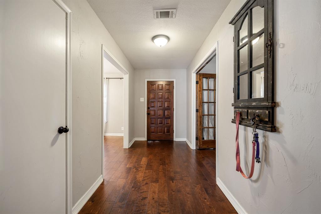 1507 Greenbrier Drive Property Photo 10