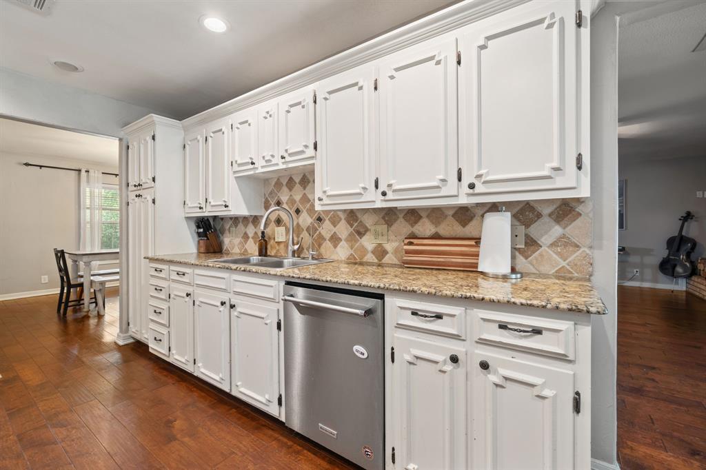 1507 Greenbrier Drive Property Photo 14