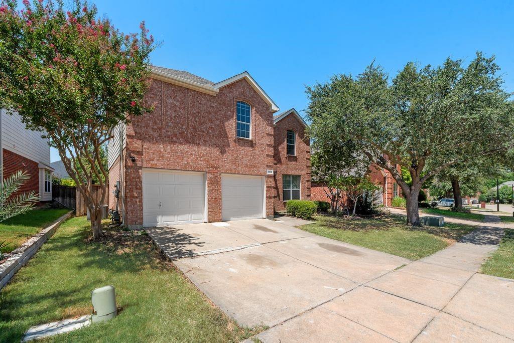 3913 Goose Creek Parkway Property Photo 3