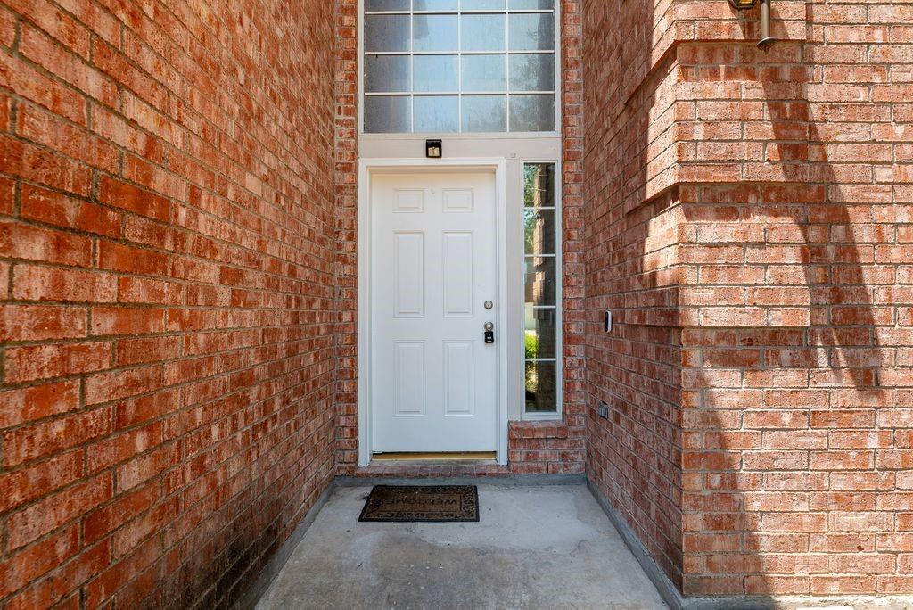 3913 Goose Creek Parkway Property Photo 4