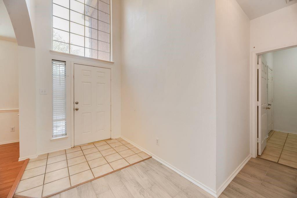 3913 Goose Creek Parkway Property Photo 5