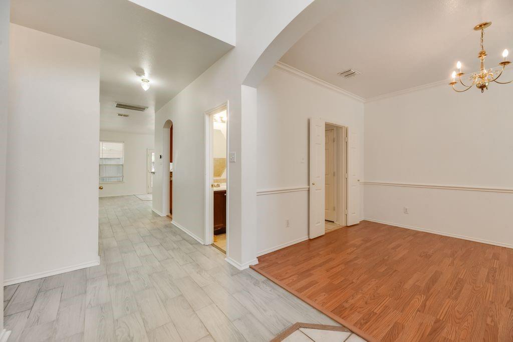 3913 Goose Creek Parkway Property Photo 6