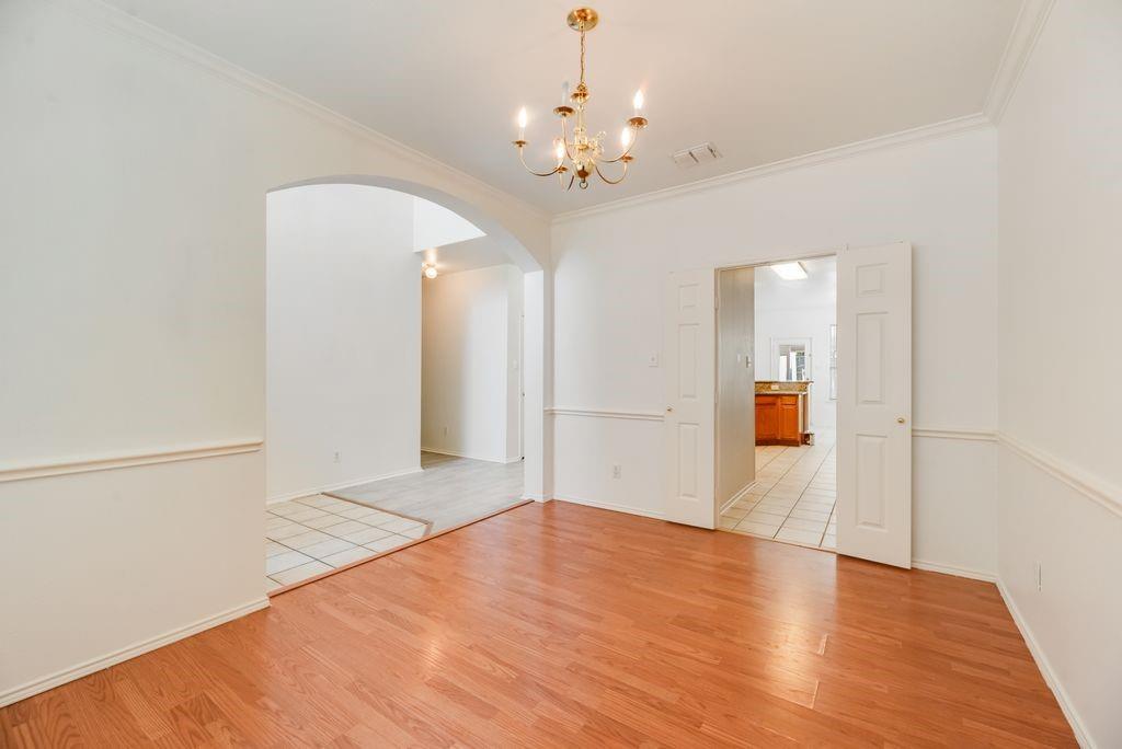 3913 Goose Creek Parkway Property Photo 8