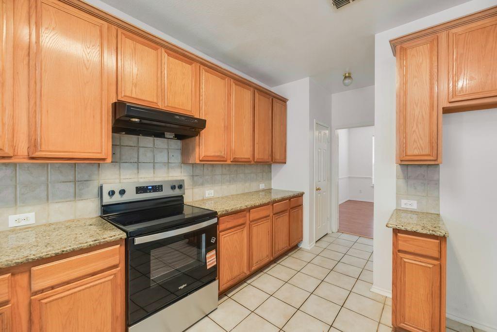 3913 Goose Creek Parkway Property Photo 18