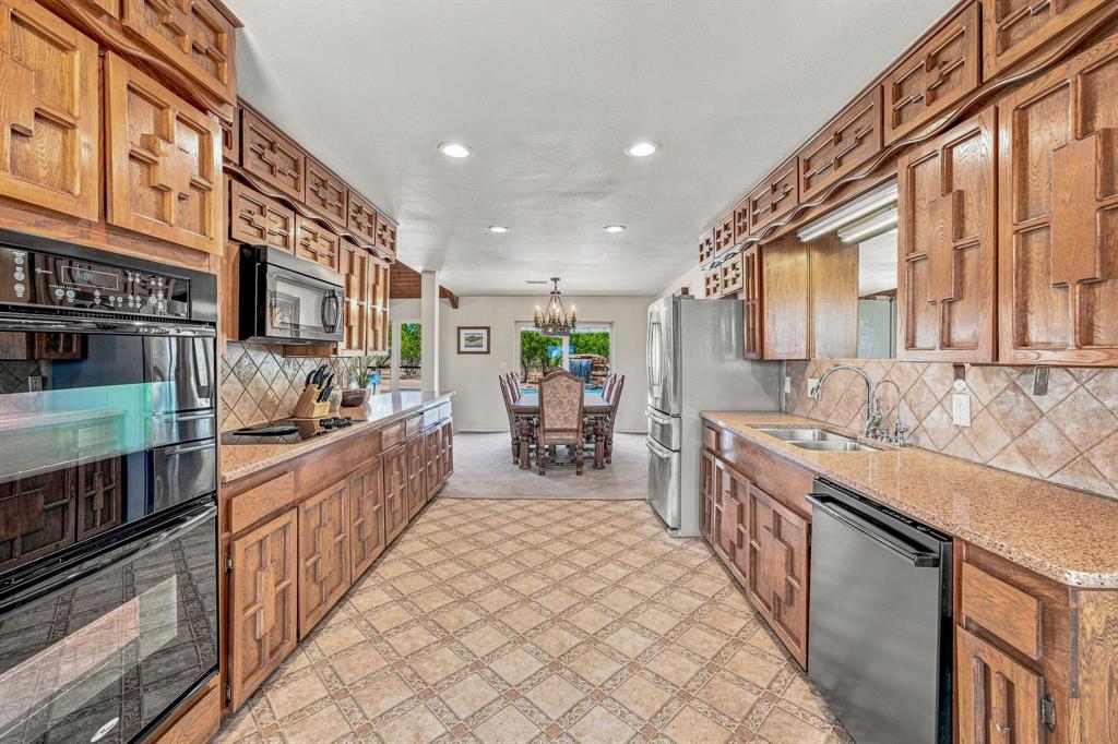 1070 Fm 3329 Property Photo 8