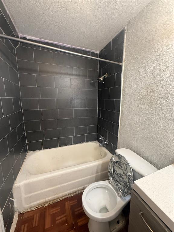 4111 De Lee Street Property Photo 9