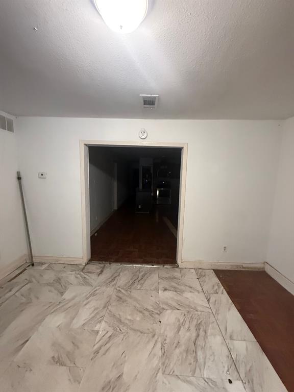 4111 De Lee Street Property Photo 10