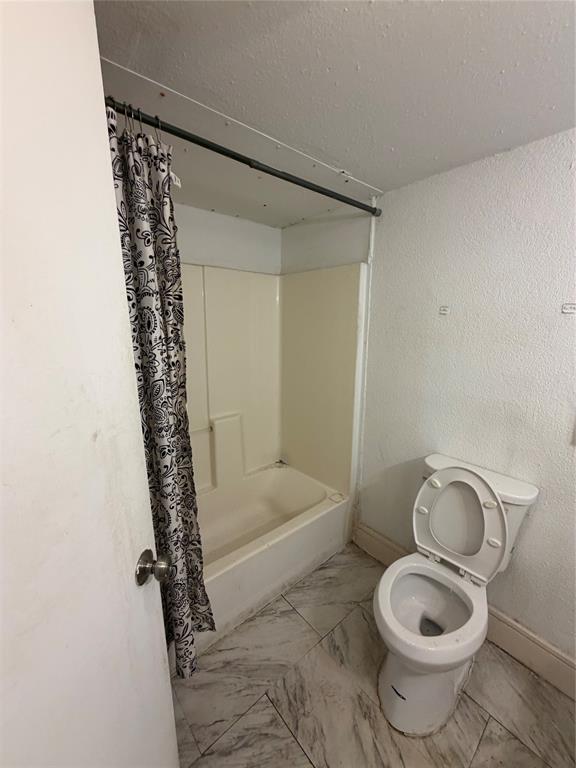 4111 De Lee Street Property Photo 11