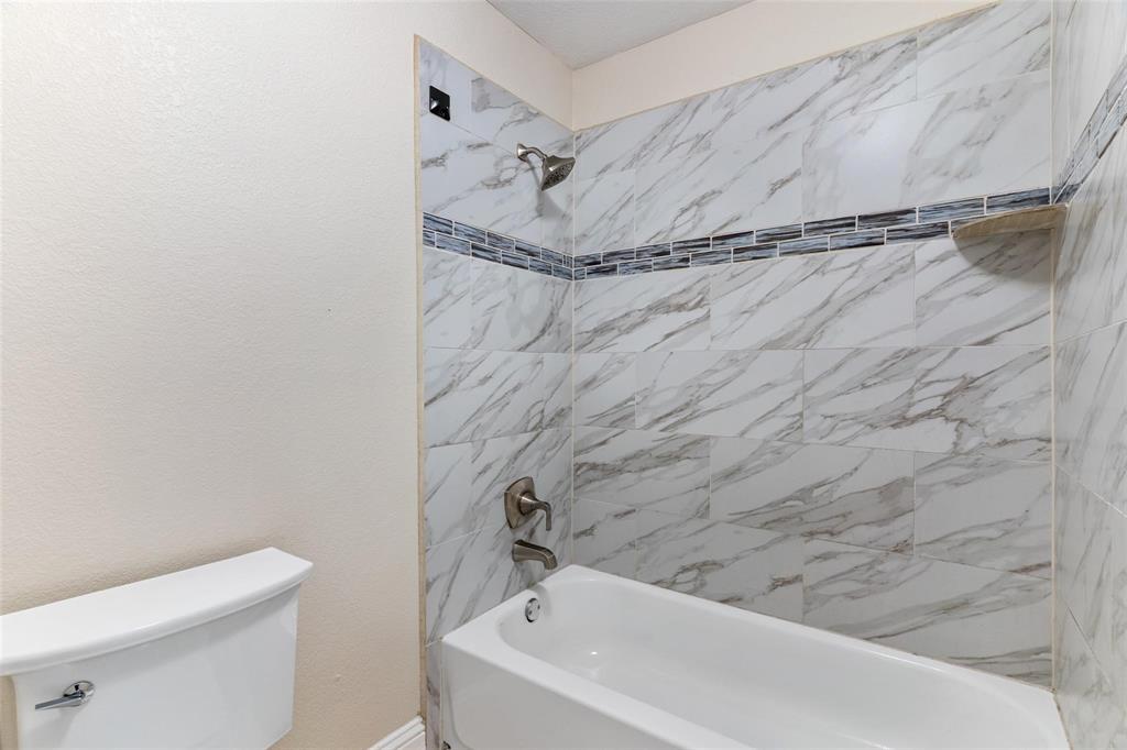 5912 Crestberry Lane Property Photo 33
