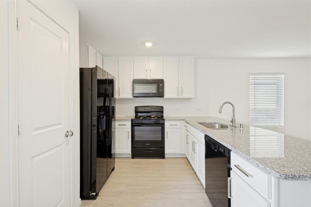 3037 Ashbrook Lane Property Photo 12