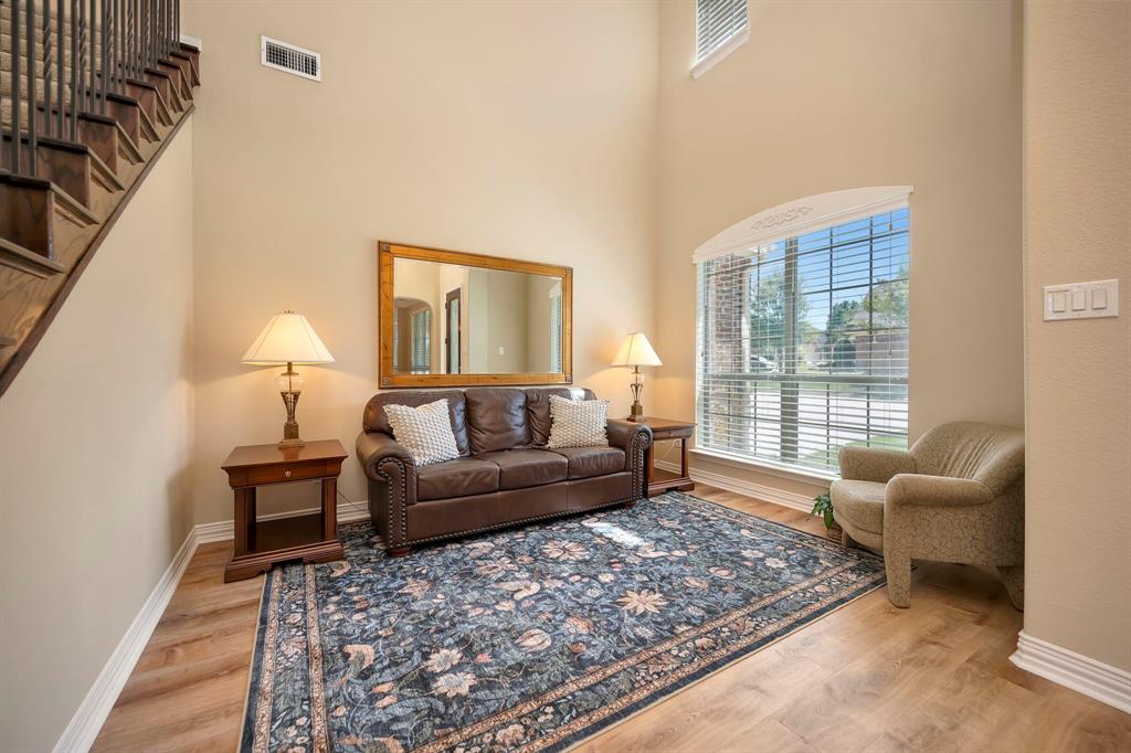 1133 Bentley Drive Property Photo 6