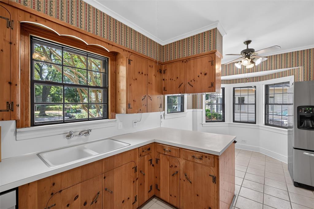 551 Broadmoor Boulevard Property Photo 10