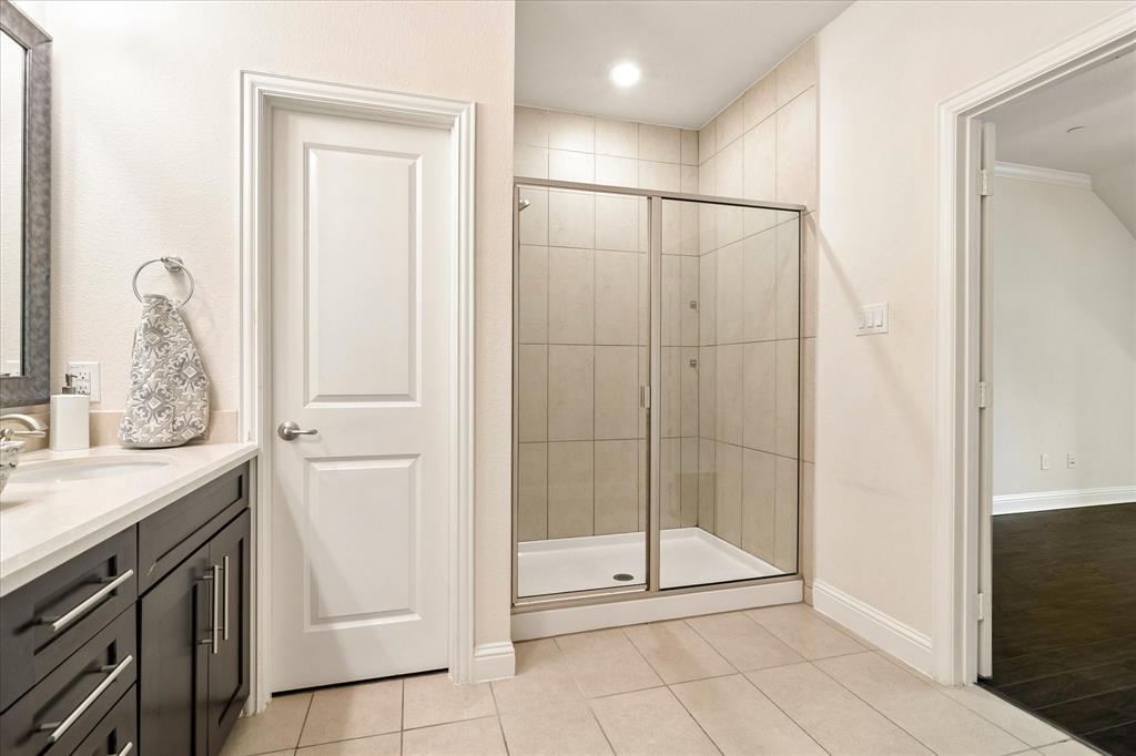559 W Royal Lane Property Photo 26