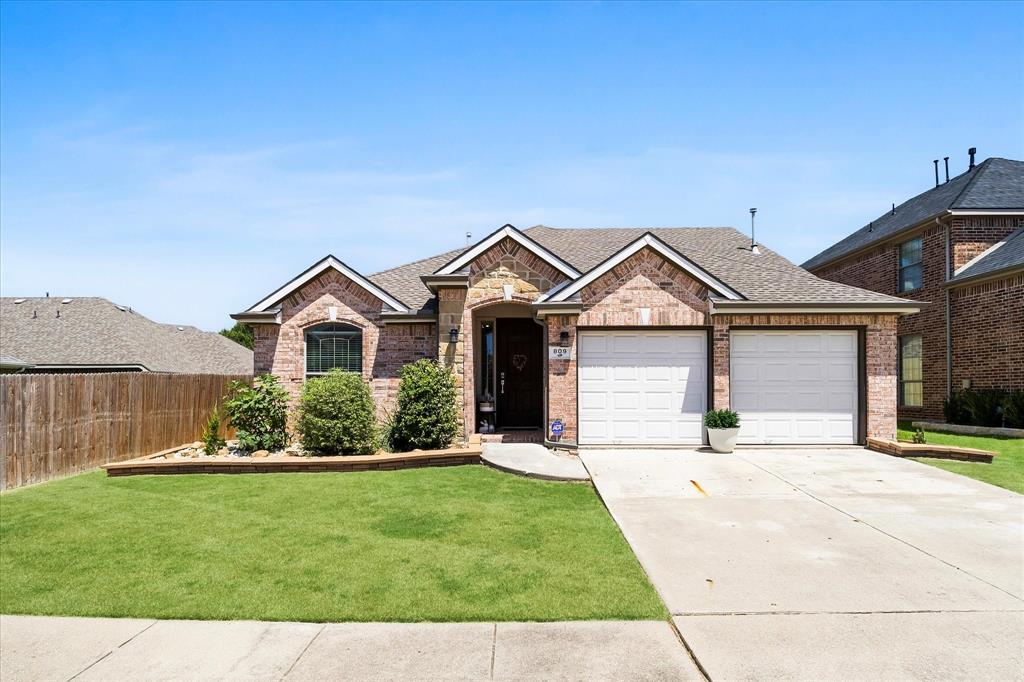 809 Cauble Drive Property Photo 1