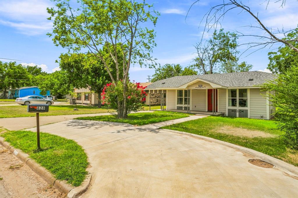 828 Indiana Street Property Photo 4