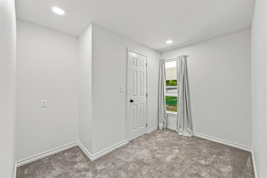 828 Indiana Street Property Photo 15