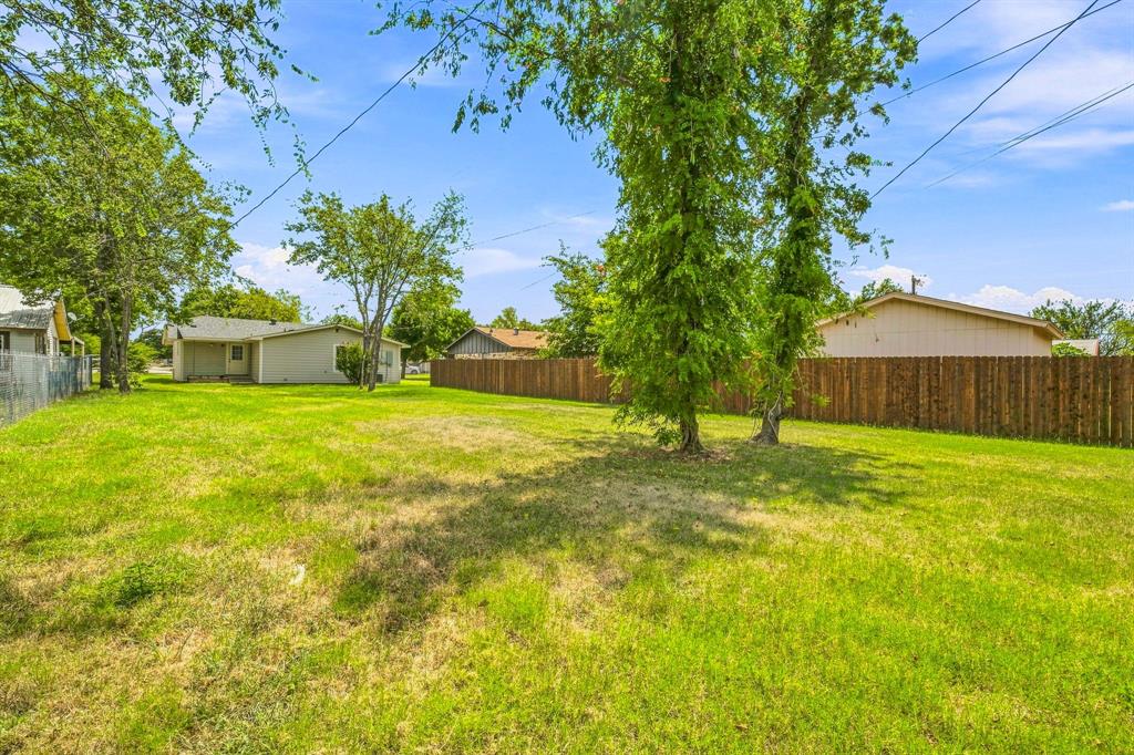 828 Indiana Street Property Photo 25