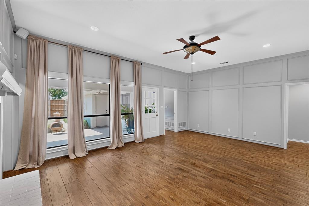 4431 Silverthorn Drive Property Photo 4
