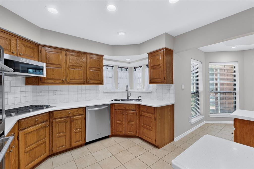 4431 Silverthorn Drive Property Photo 11