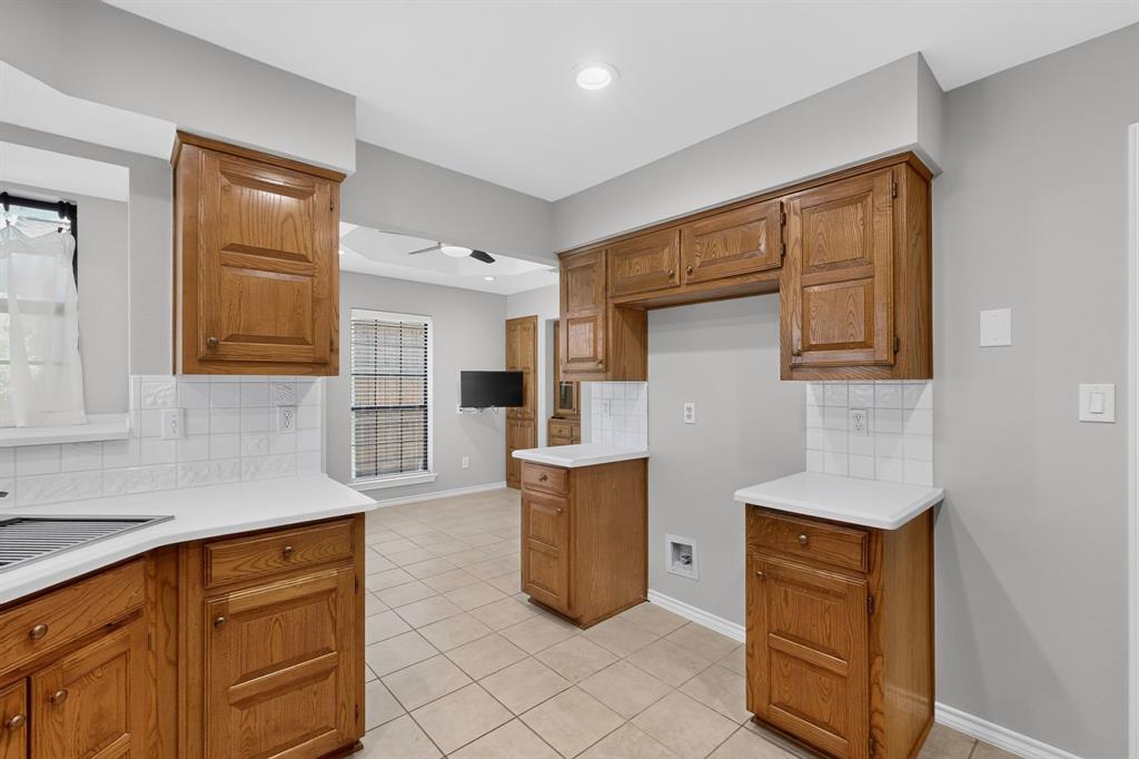 4431 Silverthorn Drive Property Photo 13