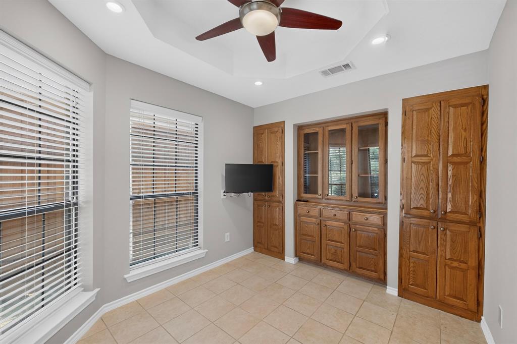 4431 Silverthorn Drive Property Photo 14