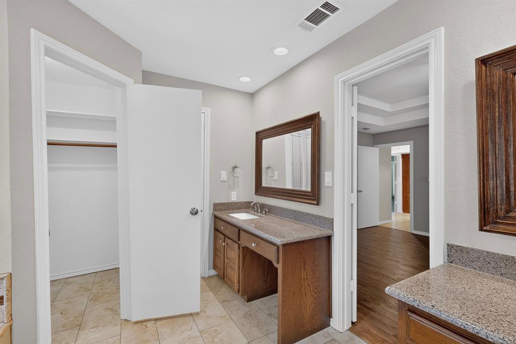 4431 Silverthorn Drive Property Photo 20
